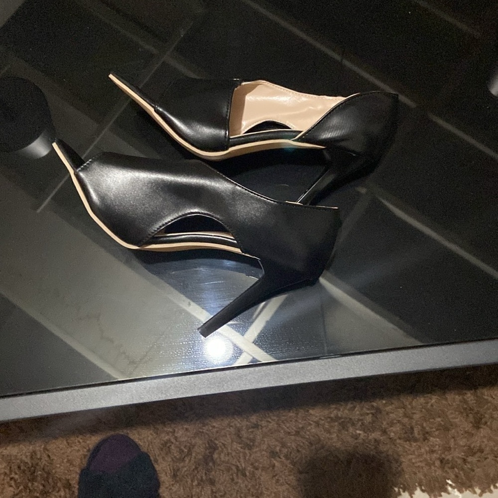 Heels - Picture 3 of 4